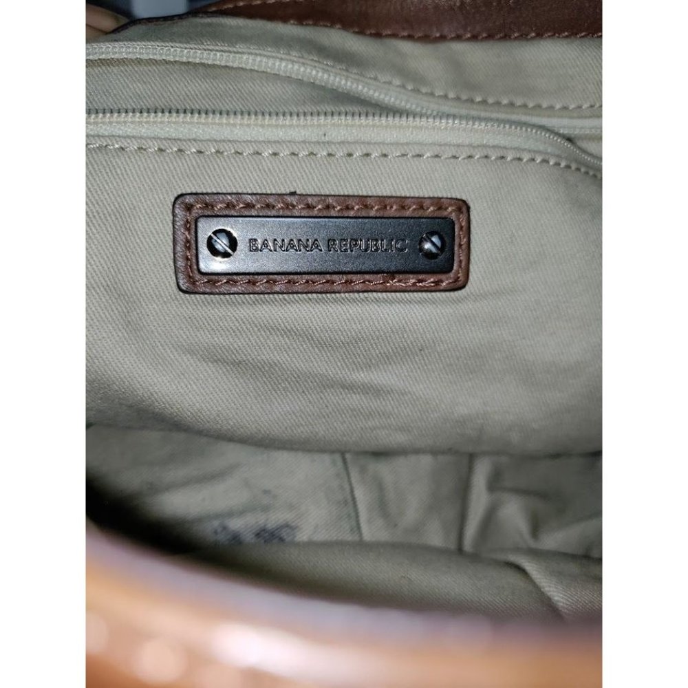 Banana Republic Ladies Bag Brown Leather U Shaped Crossbody Purse - Picture 13 of 14